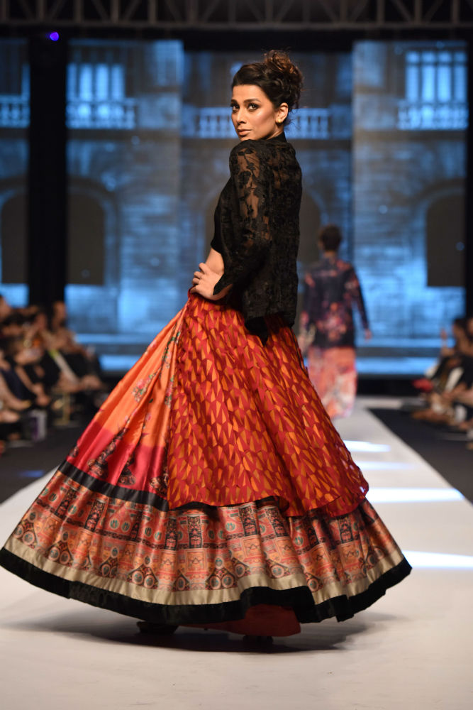 Nida Azwer Atelier showcased “The Renaissance Collection” at FPW 2014