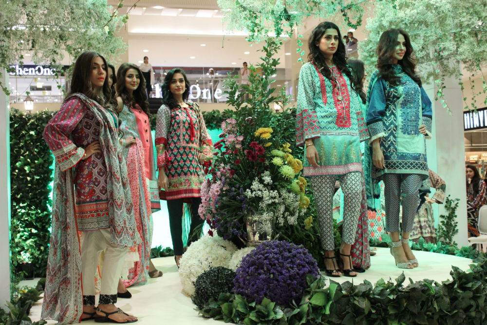 Sapphire Lawn 2015 Vol 1 Launched: A collection of versatile and multi-faceted prints