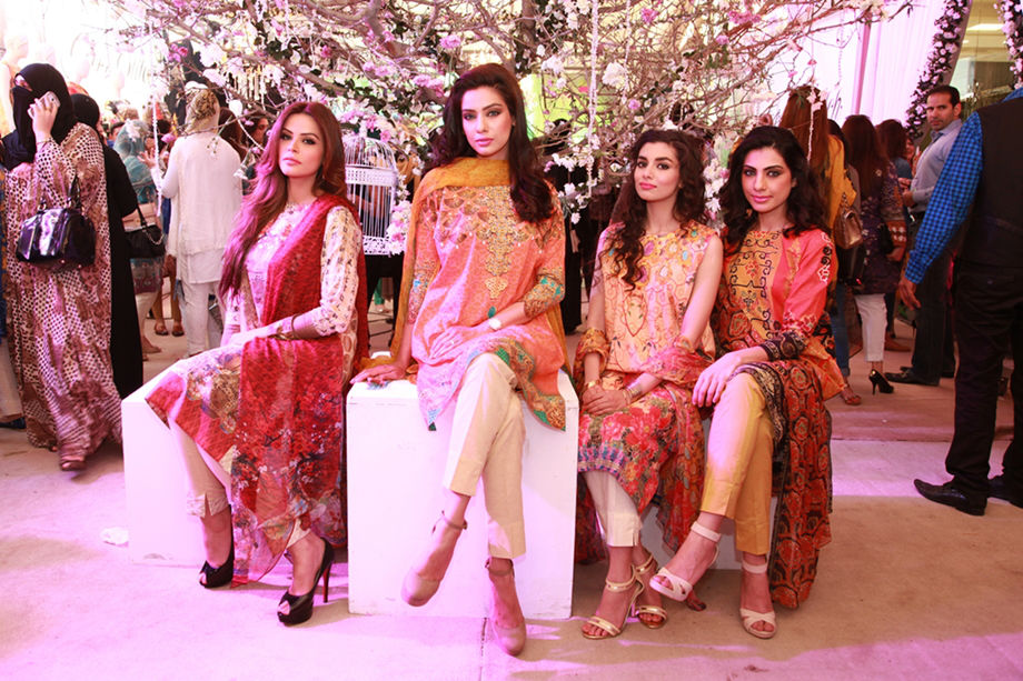 Photos: Cross Stitch launched its Spring Summer 2015 Lawn Collection