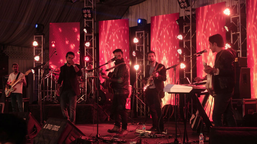 Pakistan’s first 360 degree live performance music video by #MIRAGE