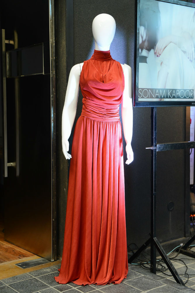 L’Oréal Paris introduced Color Riche Exclusive Pure Reds Collection in ...